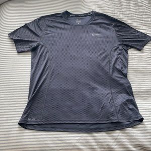 Men’s Nike Dri Fit Running/Gym Shirt. Dark Grey and black pattern, large.